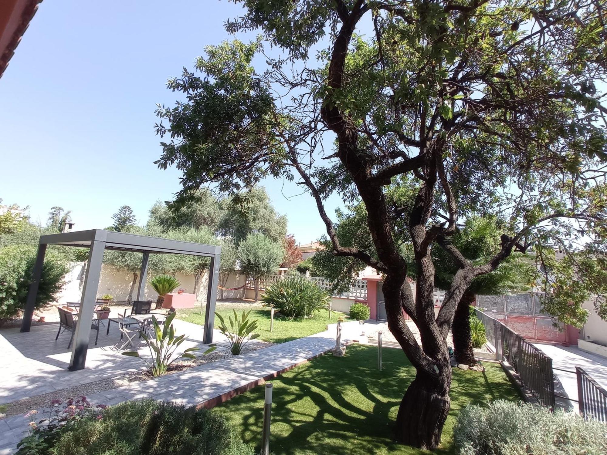 Bed&Breakfast Villa Nora Quartu SantʼElena Buitenkant foto